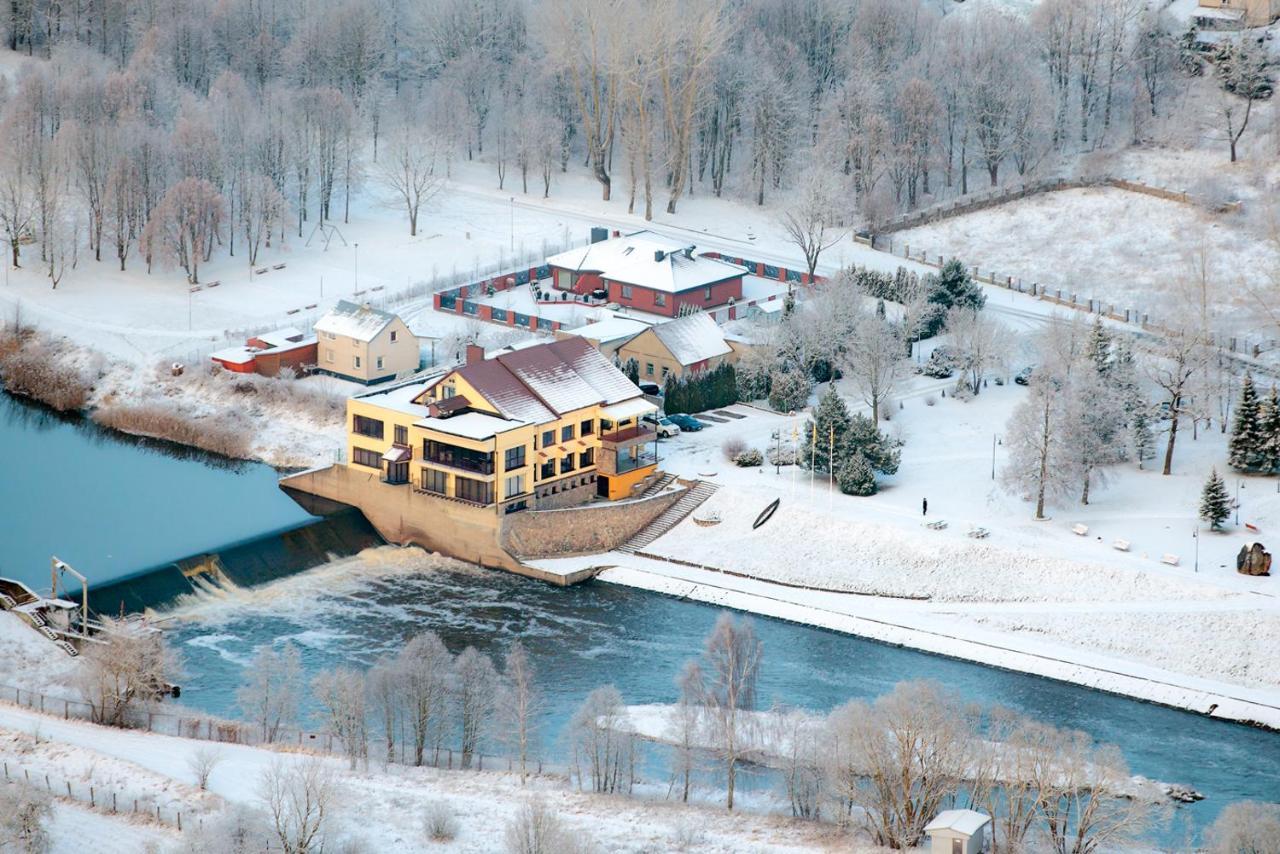 Hotel Viesbutis Banga à Tauragė Extérieur photo
