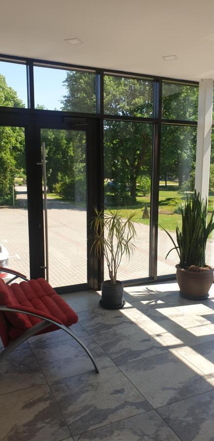 Hotel Viesbutis Banga à Tauragė Extérieur photo