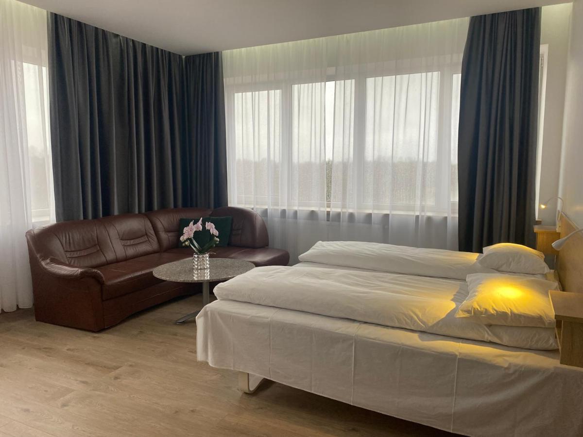 Hotel Viesbutis Banga à Tauragė Extérieur photo