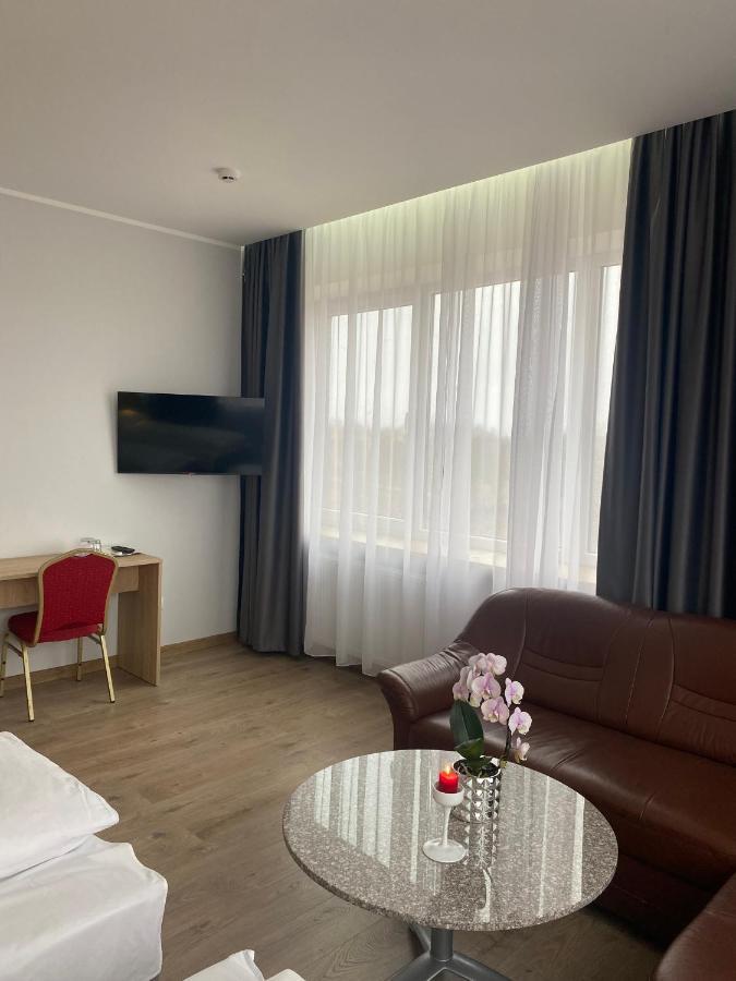 Hotel Viesbutis Banga à Tauragė Extérieur photo