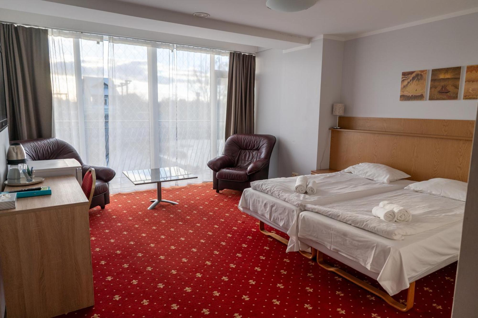 Hotel Viesbutis Banga à Tauragė Extérieur photo