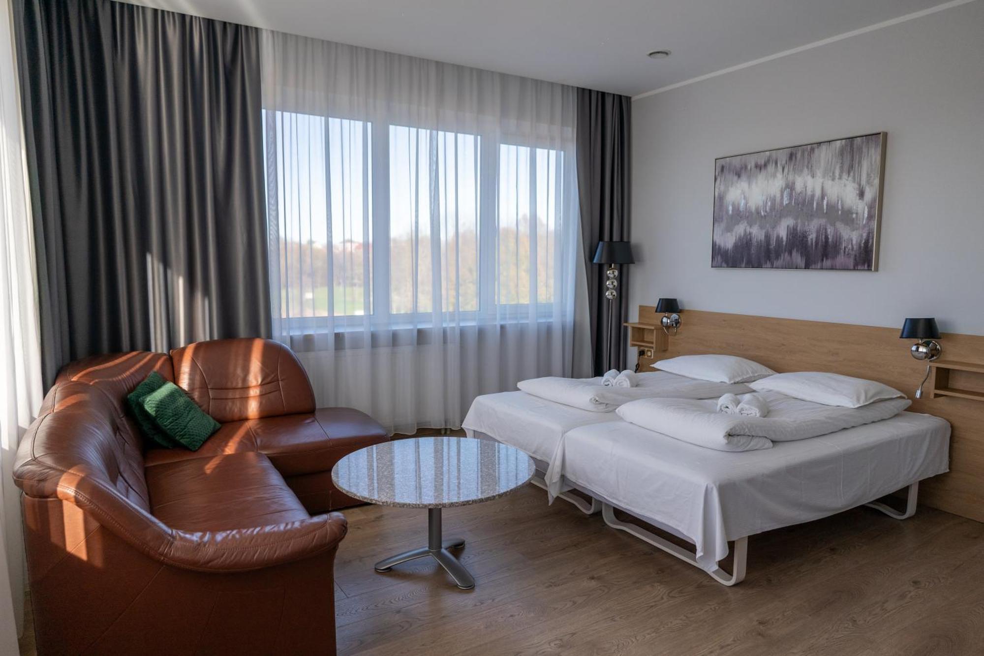 Hotel Viesbutis Banga à Tauragė Extérieur photo