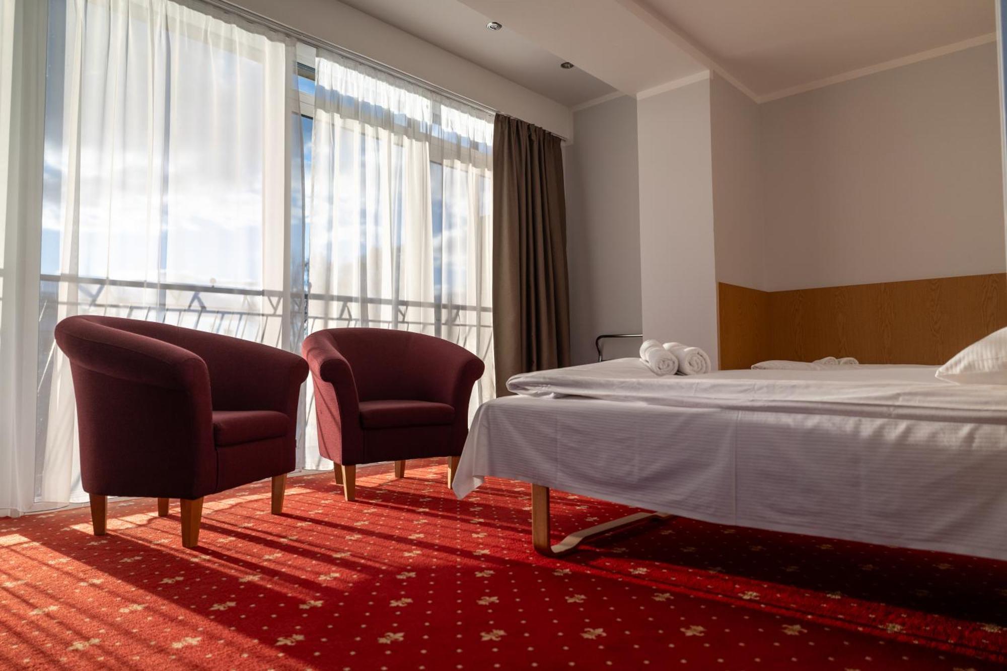 Hotel Viesbutis Banga à Tauragė Extérieur photo
