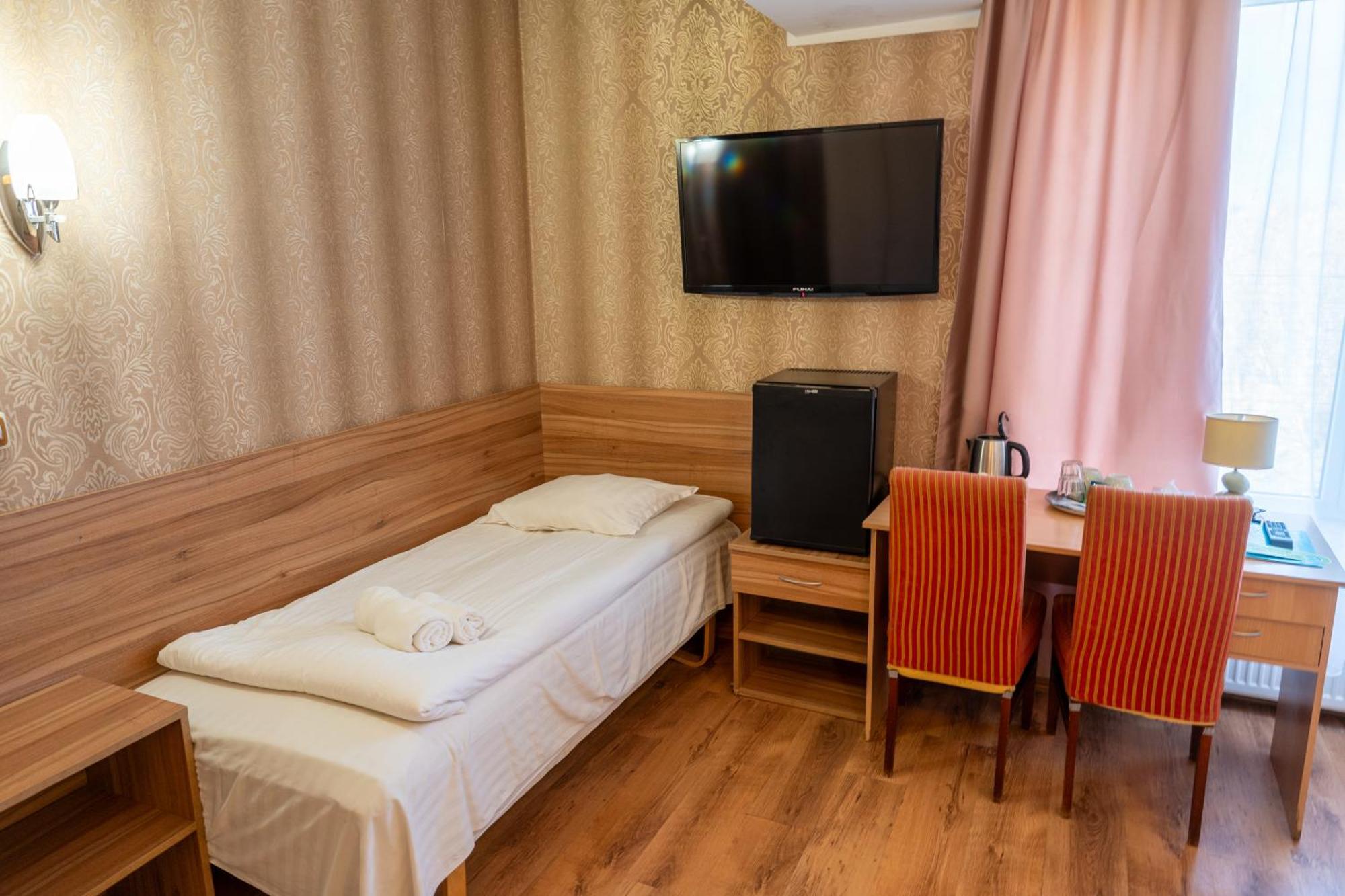 Hotel Viesbutis Banga à Tauragė Extérieur photo