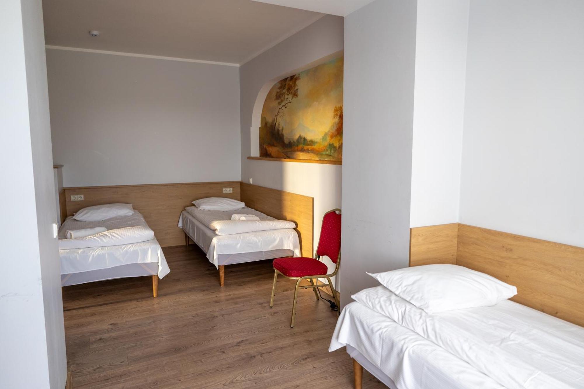 Hotel Viesbutis Banga à Tauragė Extérieur photo