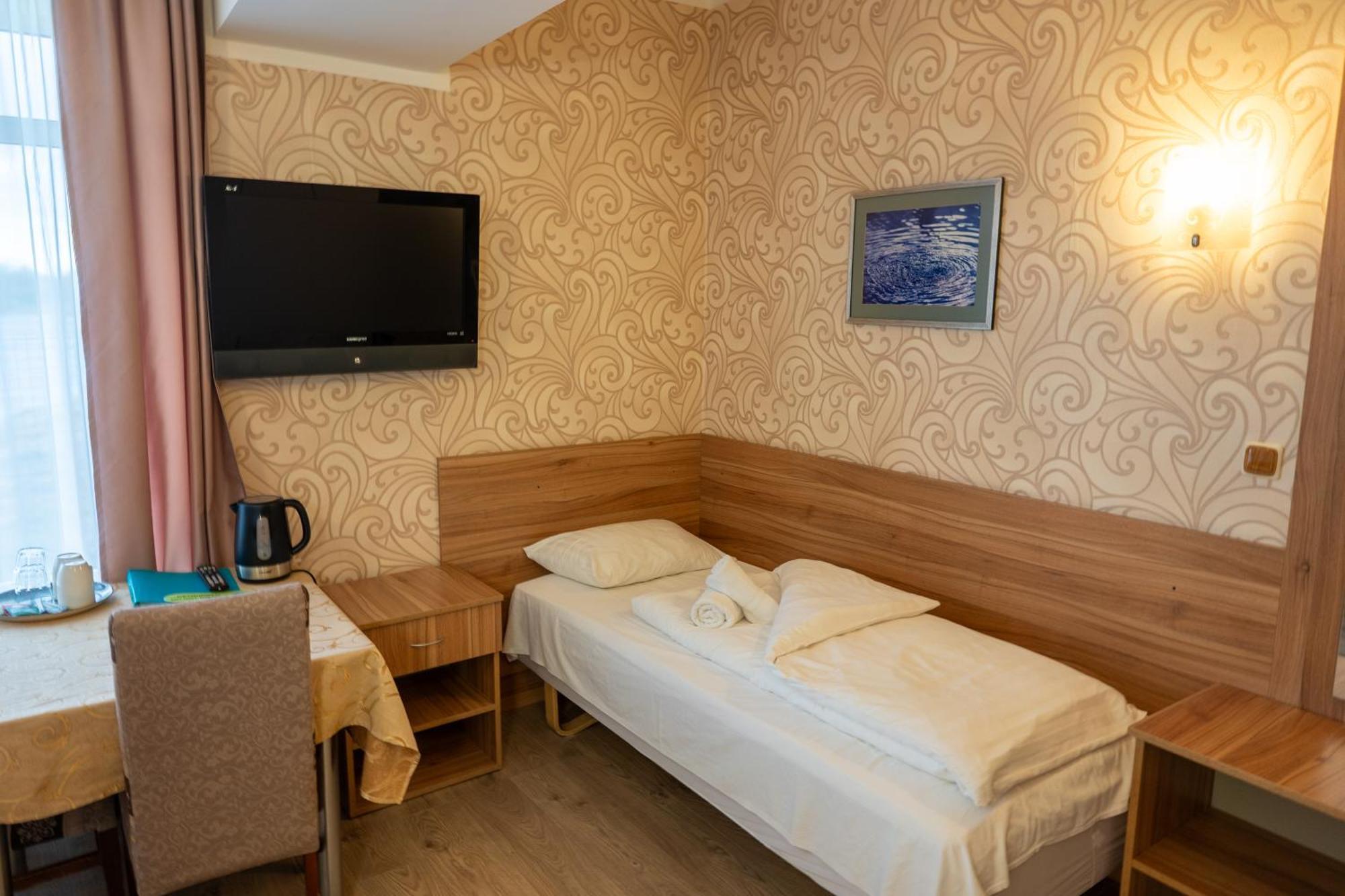 Hotel Viesbutis Banga à Tauragė Extérieur photo
