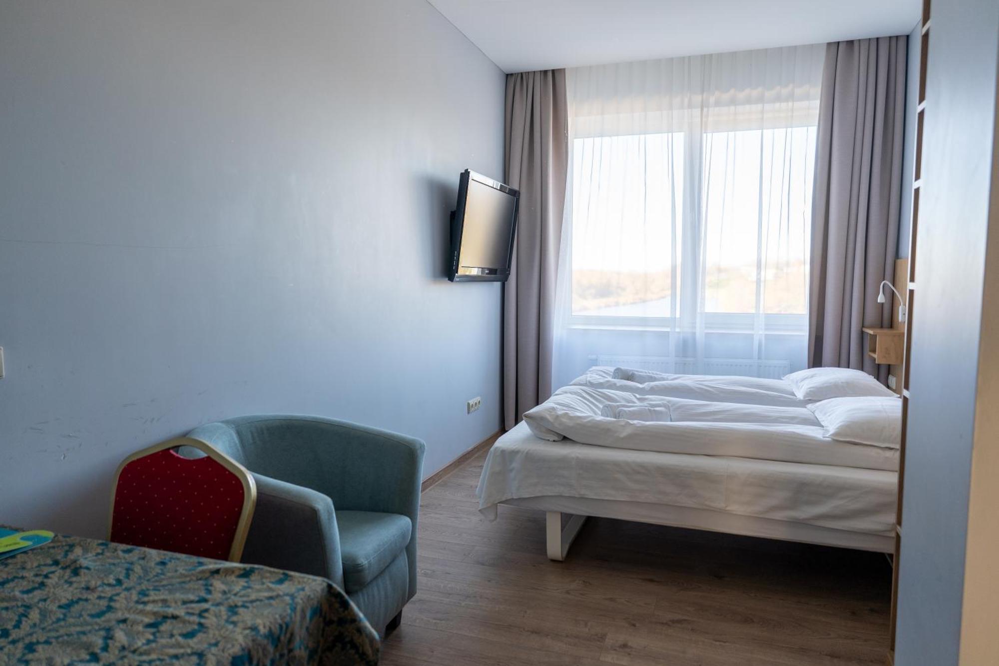 Hotel Viesbutis Banga à Tauragė Extérieur photo
