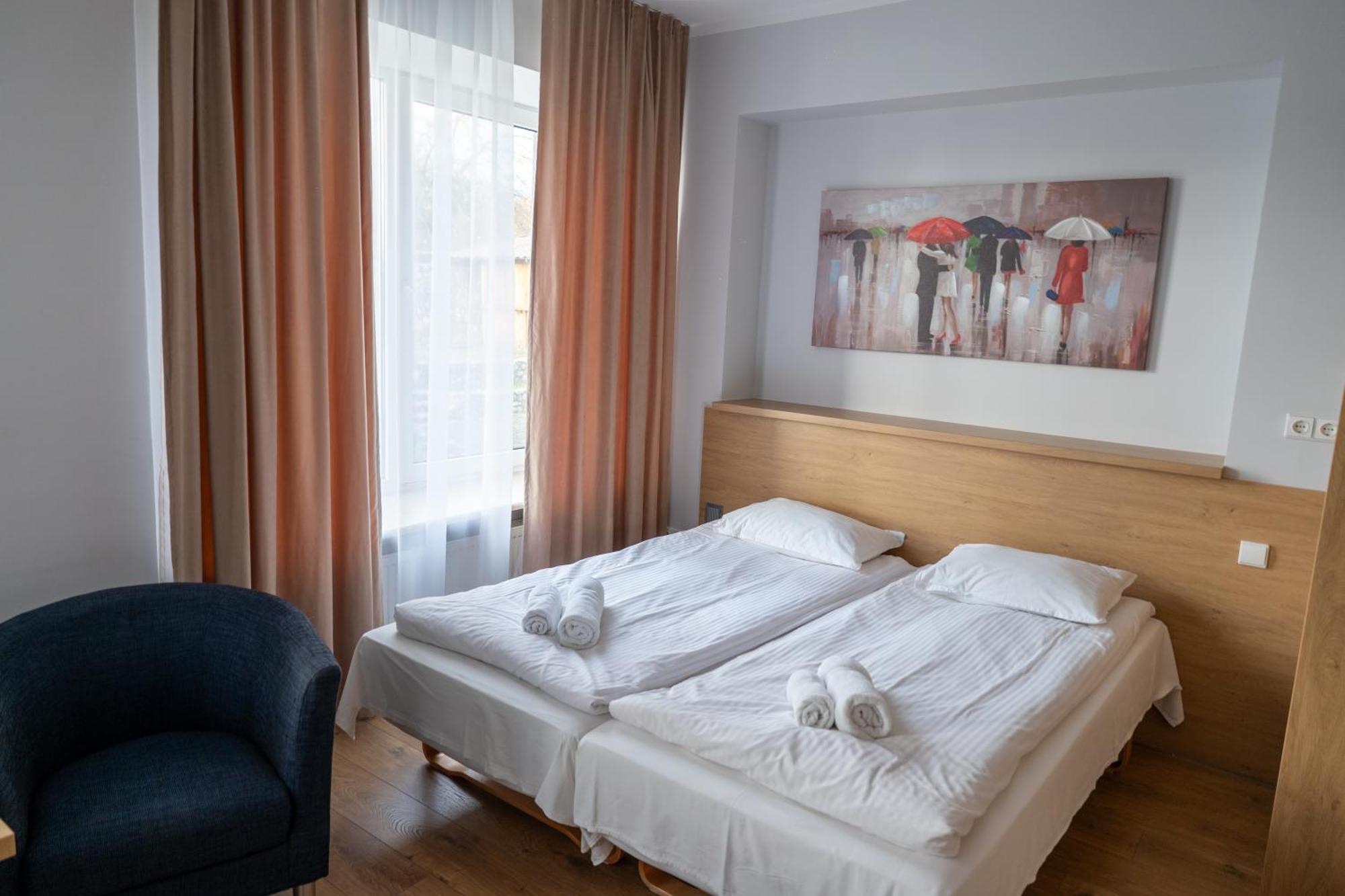 Hotel Viesbutis Banga à Tauragė Extérieur photo