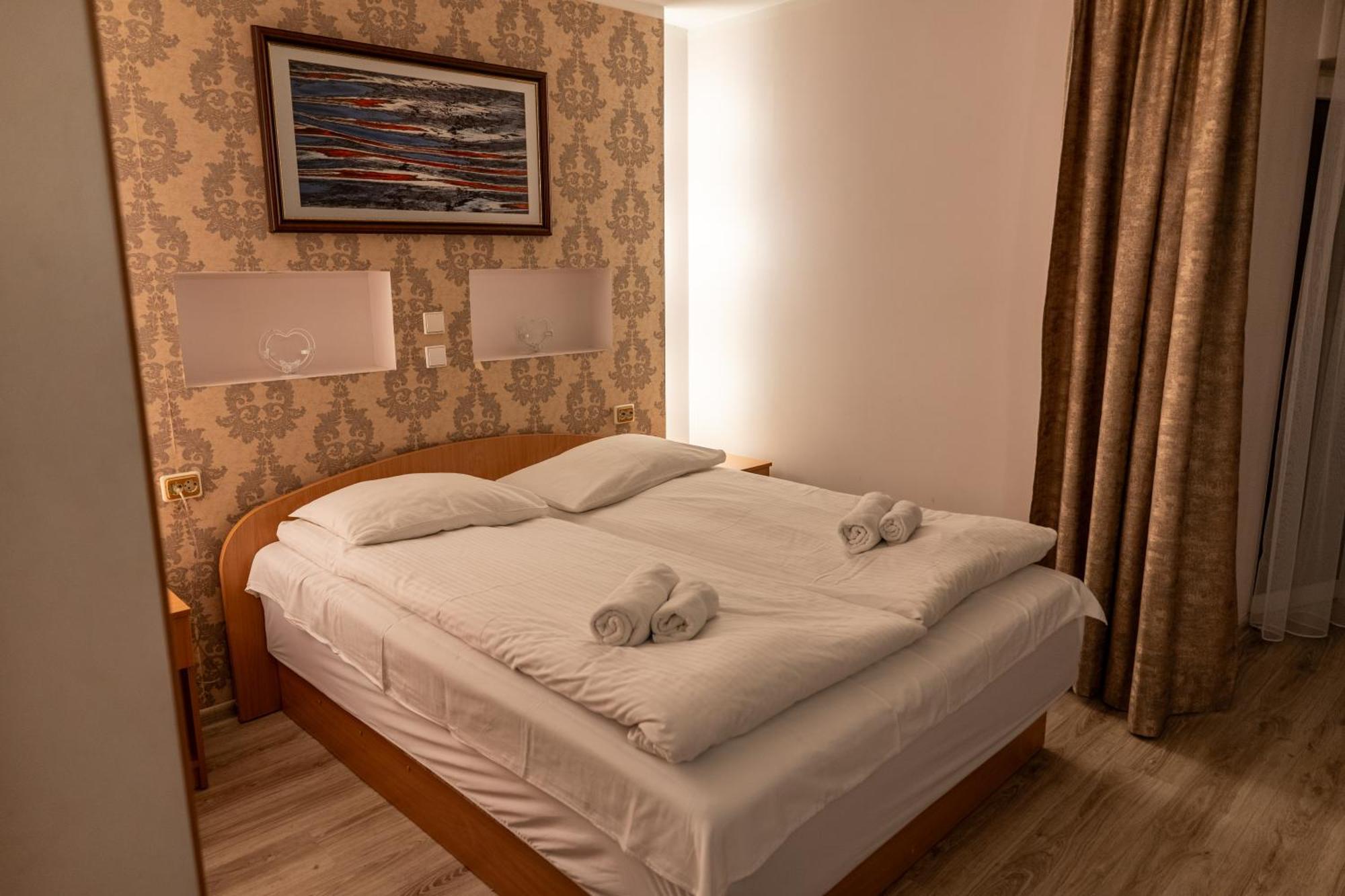 Hotel Viesbutis Banga à Tauragė Extérieur photo