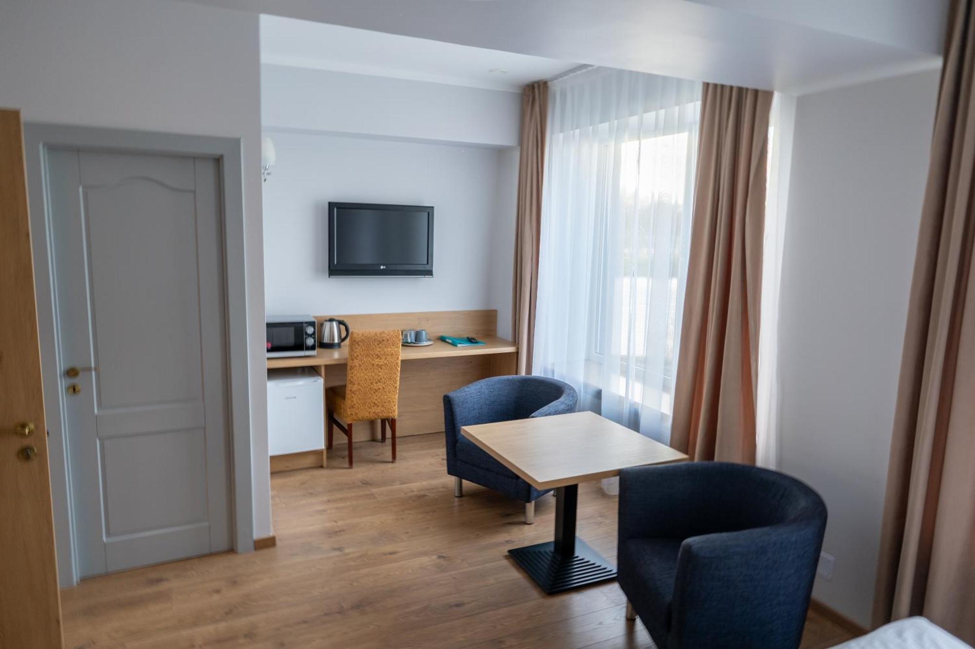 Hotel Viesbutis Banga à Tauragė Extérieur photo