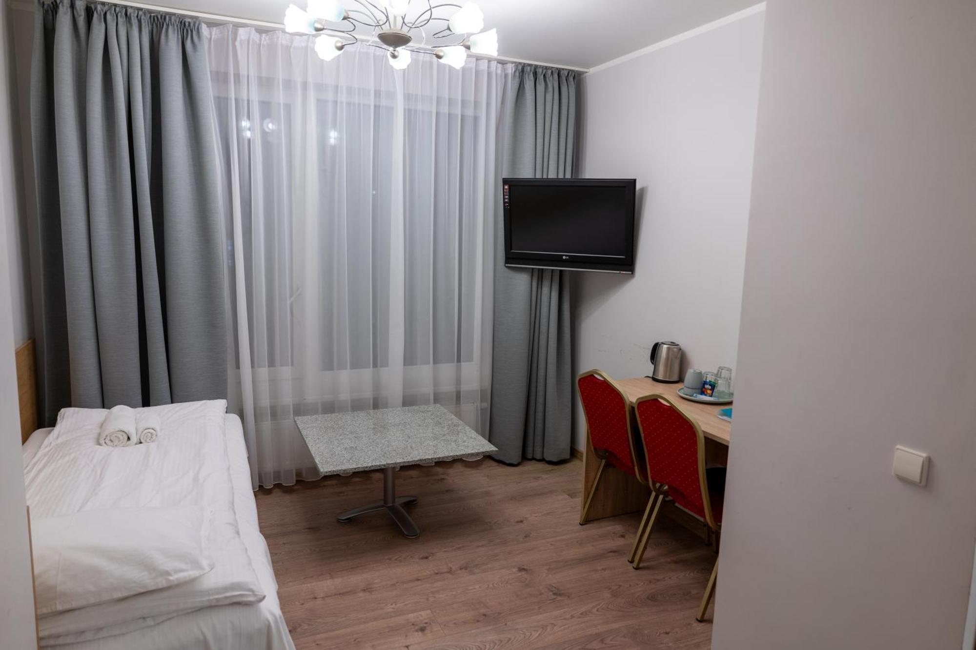 Hotel Viesbutis Banga à Tauragė Extérieur photo